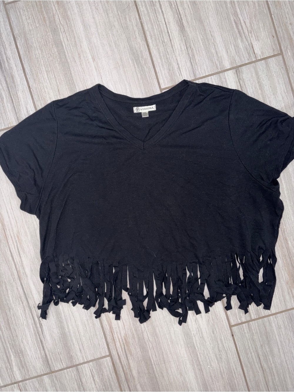 Versona women’s black crop top with fringe size XXL